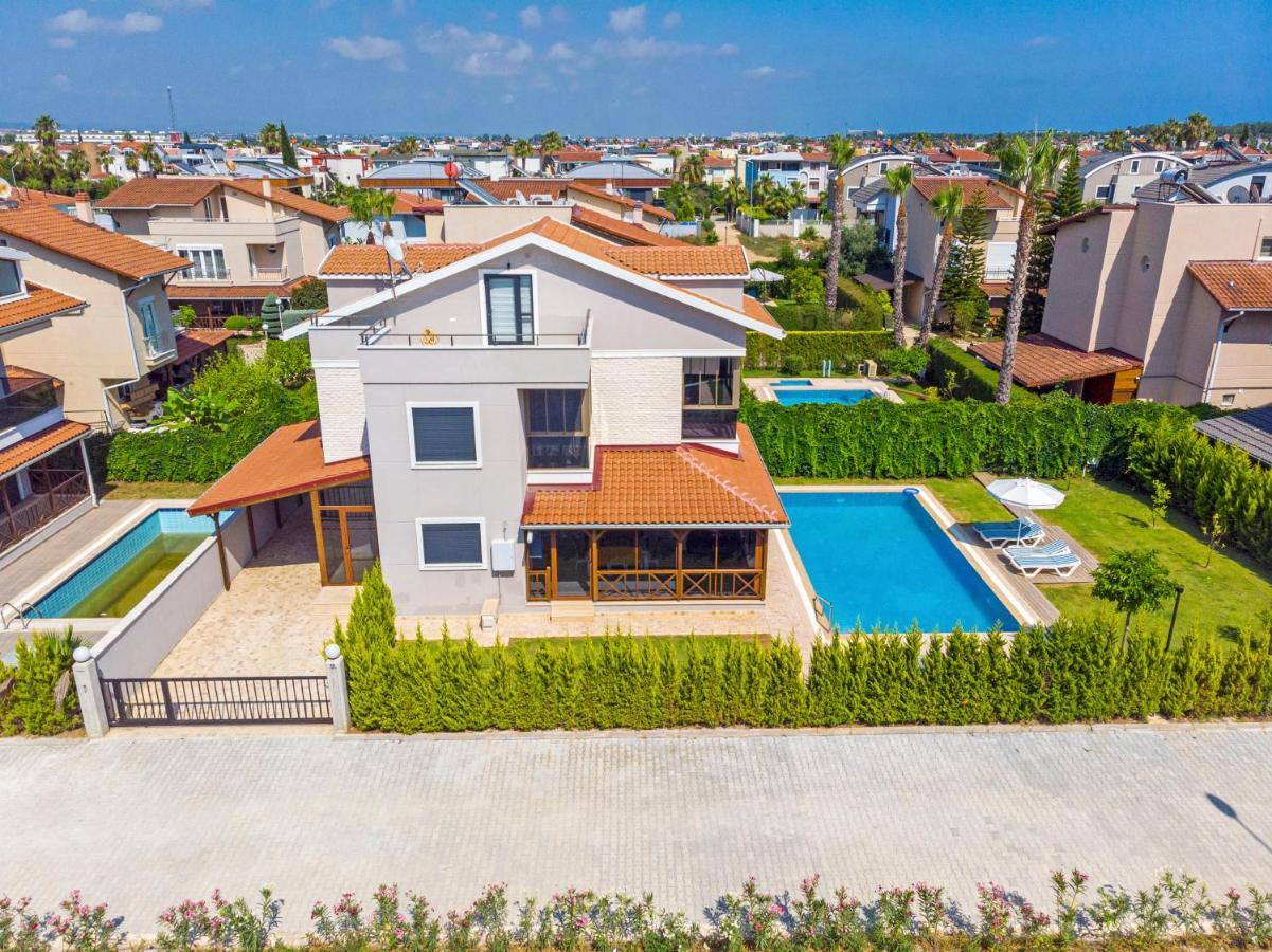 Paradise Town Estella Villa *